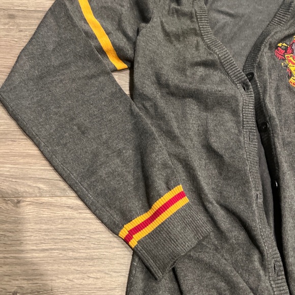 Harry Potter Gryffindor Cardigan Gray Varsity Knit Sweater Women's Large - Picture 2 of 7